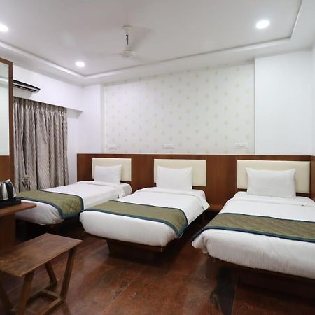 Hotel Center Point Solapur Exterior photo