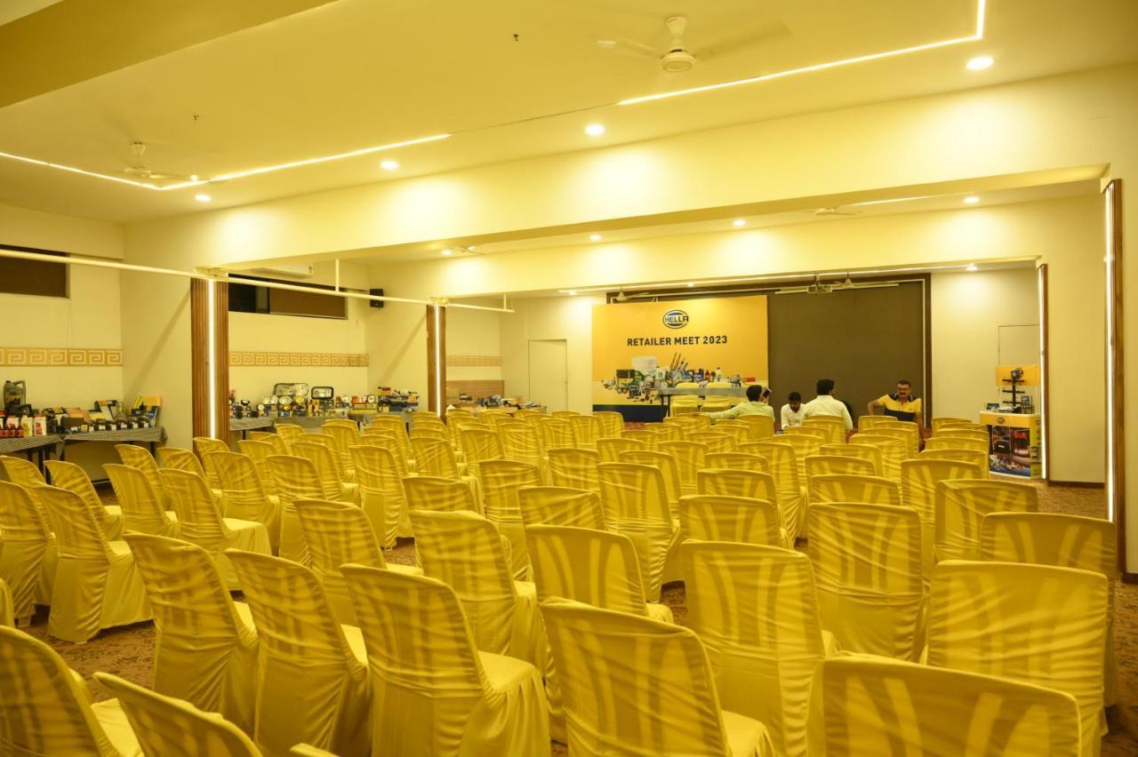Hotel Center Point Solapur Exterior photo