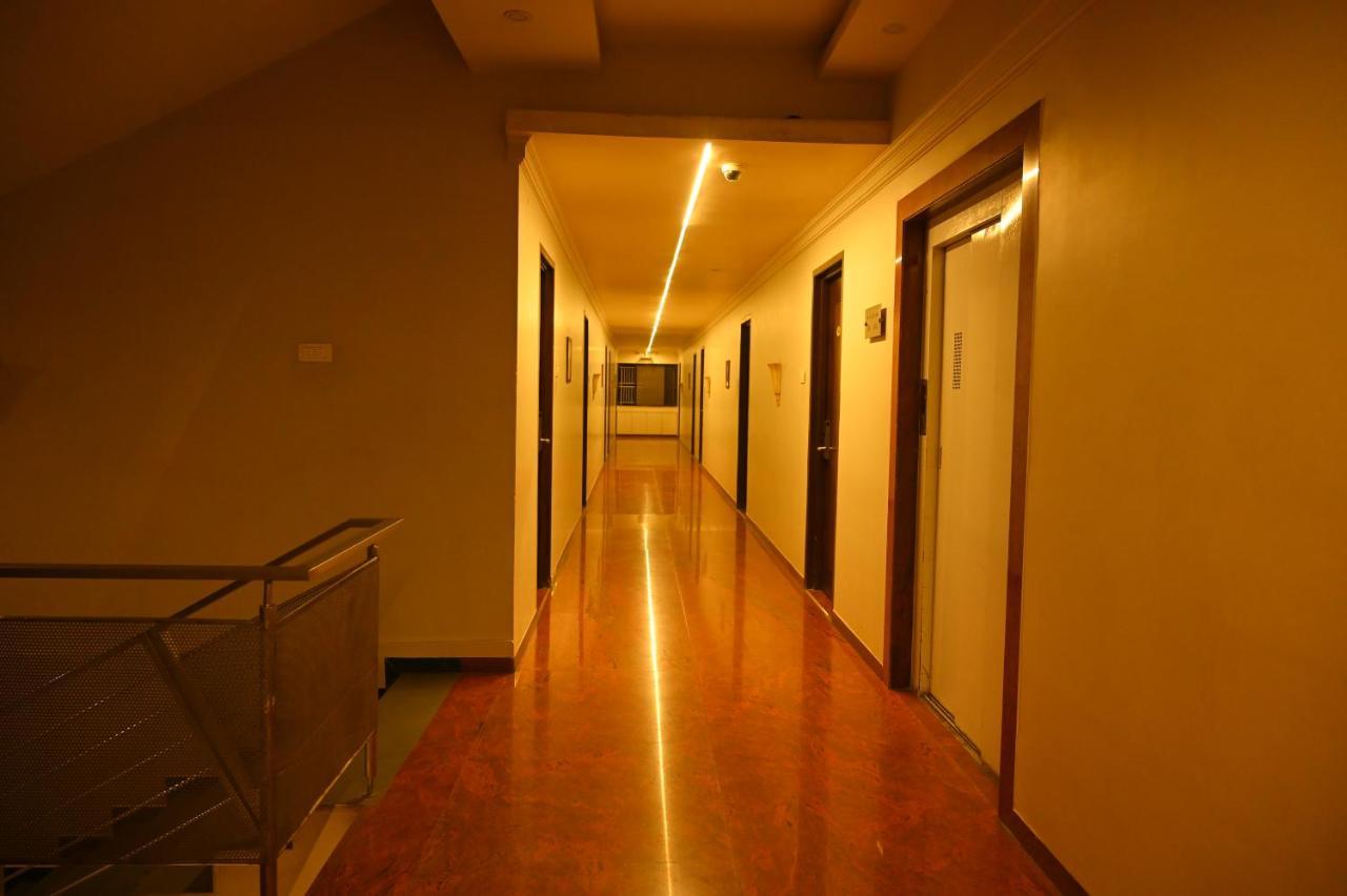 Hotel Center Point Solapur Exterior photo
