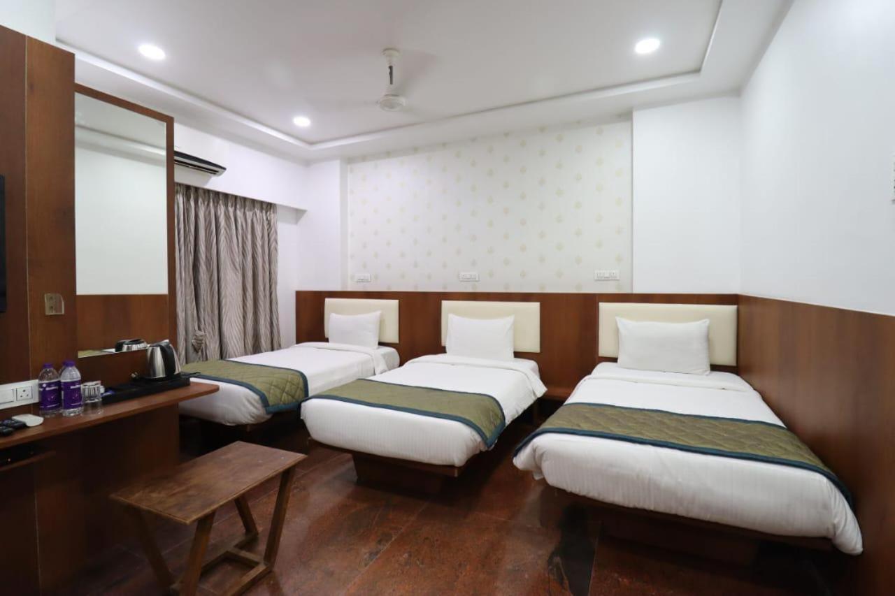 Hotel Center Point Solapur Exterior photo